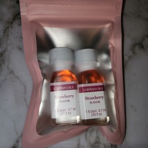 Strawberry flavoring oil